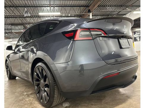Used 2022 Tesla Model Y Performance image 17