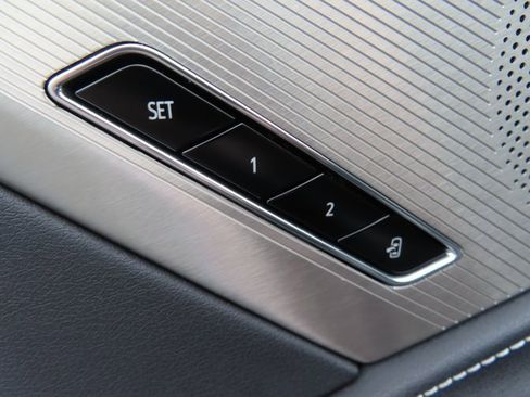 Used 2024 Chevrolet Corvette Z06 image 11