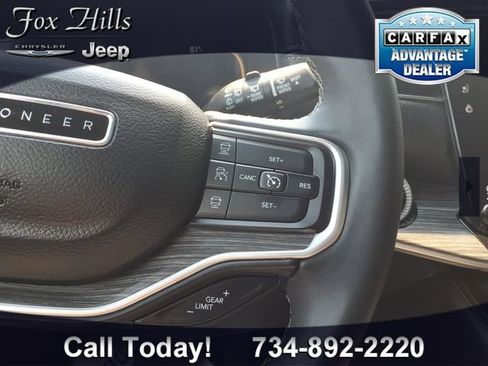 Certified 2024 Jeep Wagoneer Series II w/ Flexible Seating Group AWD/4WD image 19