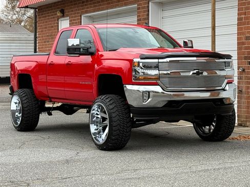 Used 2019 Chevrolet Silverado 1500 LT w/ All Star Edition image 34