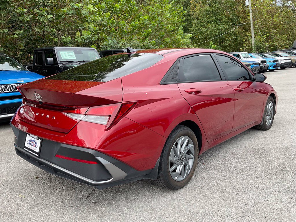 Used 2024 Hyundai Elantra SEL FWD image 6