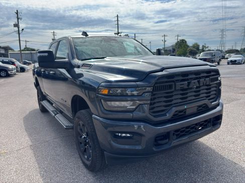 Used 2025 RAM 2500 Big Horn AWD/4WD image 2