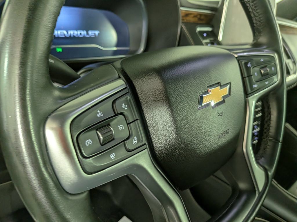 Used 2023 Chevrolet Suburban Premier AWD/4WD image 22