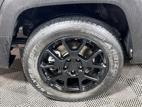 Used 2020 Jeep Renegade Altitude w/ UConnect 8.4 Nav Group image 28