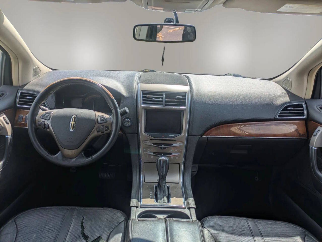 Used 2011 Lincoln MKX 2WD w/ Wood Pkg image 24