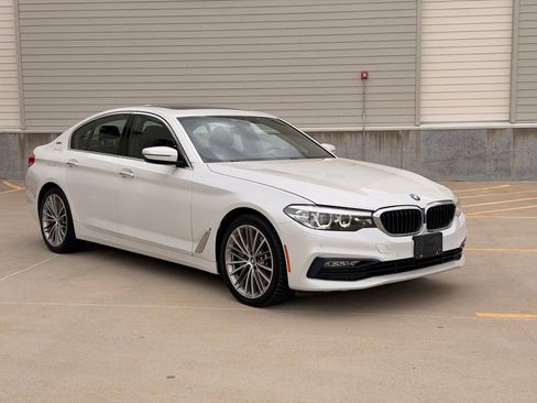 Used 2018 BMW 530e xDrive AWD/4WD image 1