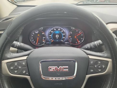 Used 2019 GMC Acadia Denali w/ Technology Package FWD image 19