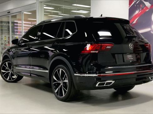 Used 2023 Volkswagen Tiguan SEL R-Line AWD/4WD image 4