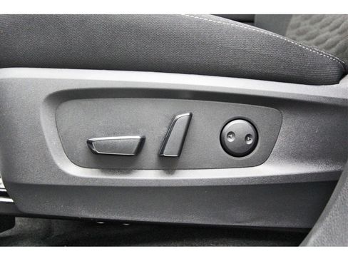 New 2025 Nissan Pathfinder SV image 22