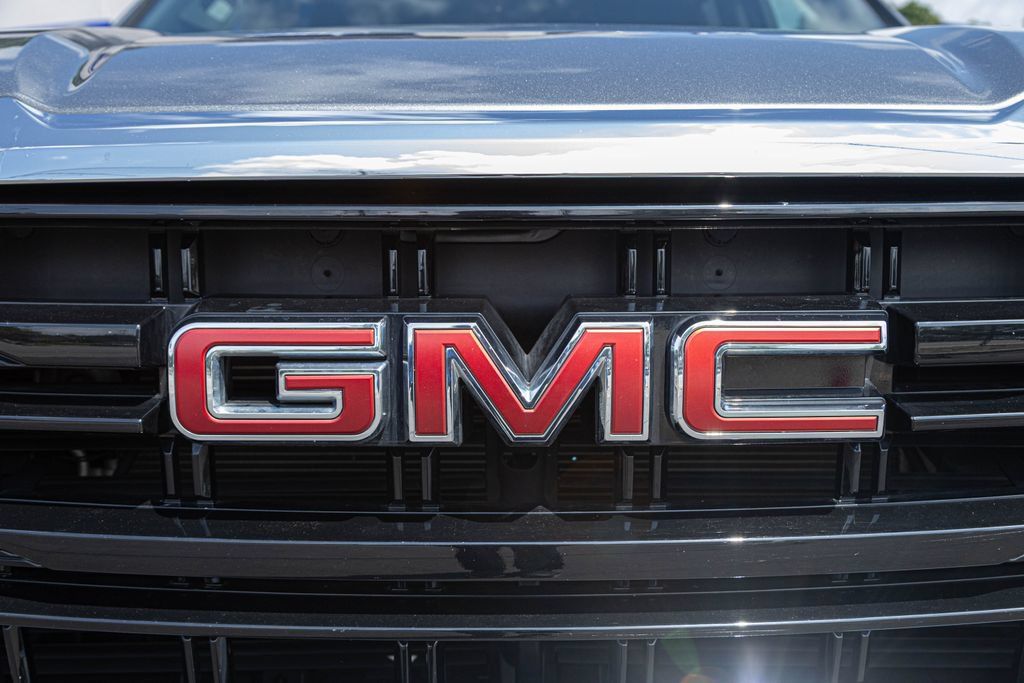 Used 2022 GMC Yukon SLE w/ Gmc Pro Safety Plus Package AWD/4WD image 18