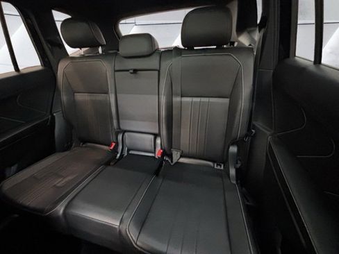 Used 2022 Volkswagen Tiguan SE R-Line image 21