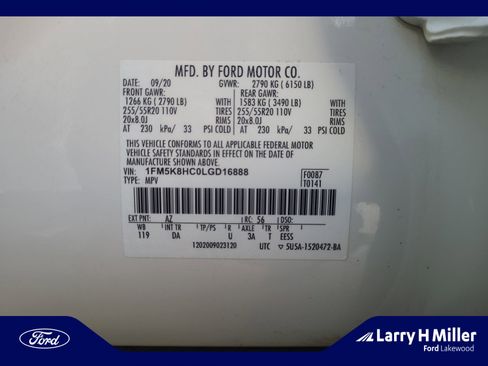 Used 2020 Ford Explorer Platinum w/ Premium Technology Package image 25