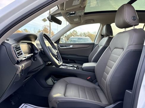 New 2026 Volkswagen Atlas SEL image 11