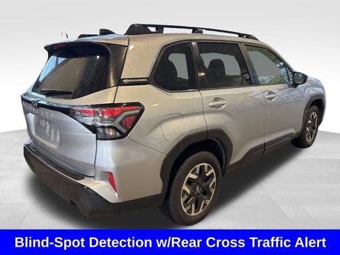 Used 2025 Subaru Forester Premium image 9