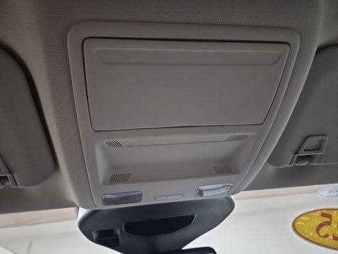 Certified 2025 Ford Escape SE w/ PHEV Premium Package image 39