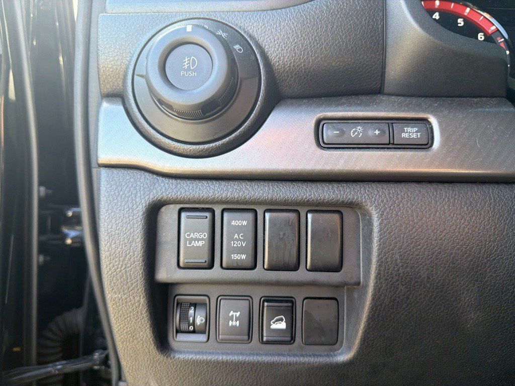 Used 2021 Nissan Titan PRO-4X w/ Pro-4x Convenience Package AWD/4WD image 14