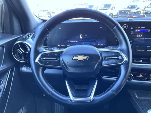 Used 2025 Chevrolet Equinox LT AWD/4WD image 11