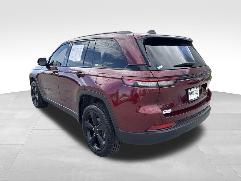 Used 2025 Jeep Grand Cherokee Limited w/ Black Appearance Package AWD/4WD image 6