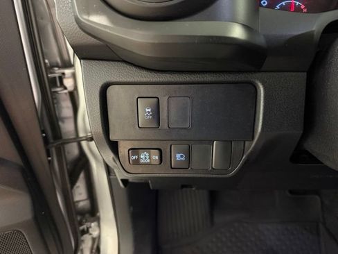 Used 2021 Toyota Tacoma SR AWD/4WD image 15