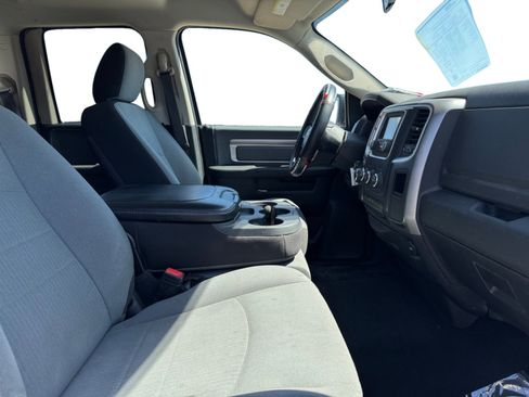 Used 2024 RAM 1500 Classic SLT AWD/4WD image 17
