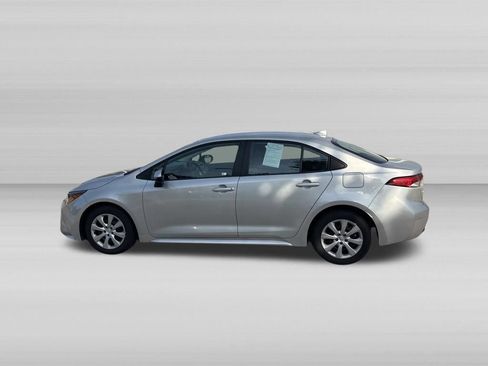 Used 2025 Toyota Corolla LE FWD image 8