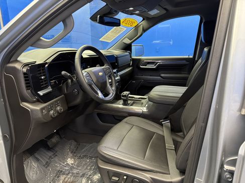 Used 2024 Chevrolet Silverado 1500 LTZ w/ Z71 Off-Road Package image 12