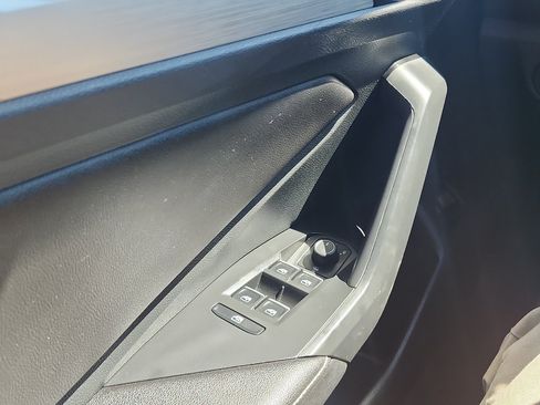 Used 2025 Volkswagen Jetta Sport FWD image 32