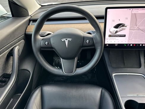 Used 2021 Tesla Model 3 Standard Range Plus image 13