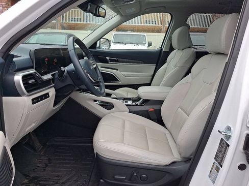 Used 2023 Kia Telluride EX w/ EX Captain's Chair Package AWD/4WD image 14