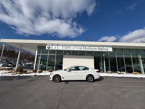 Used 2019 BMW 530i xDrive w/ Convenience Package image 2