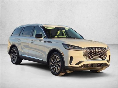 New 2026 Lincoln Aviator 2WD image 5