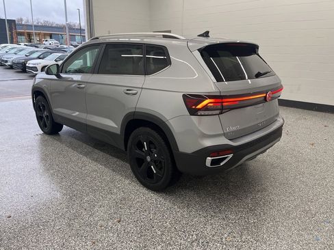 New 2026 Volkswagen Taos SEL image 3