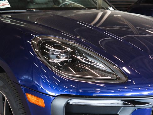 Certified 2024 Porsche Macan image 29