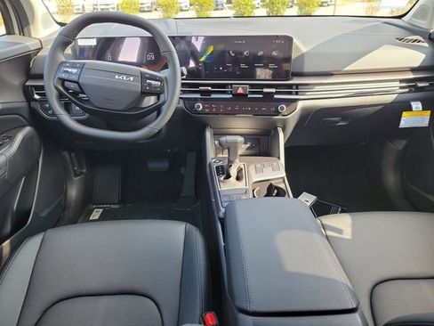 New 2026 Kia Sportage EX image 16