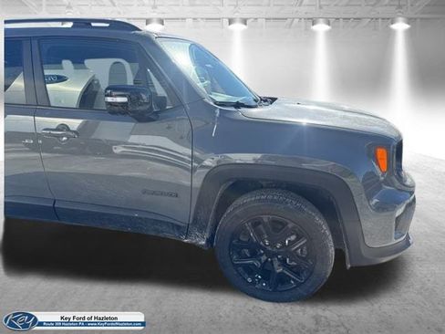 Used 2022 Jeep Renegade Altitude image 11