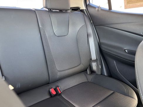 Used 2025 Buick Encore GX Preferred image 36