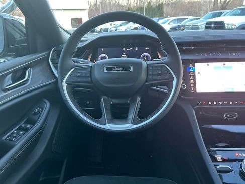 New 2026 Jeep Grand Cherokee Altitude image 15