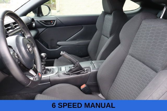 Used 2023 Toyota GR86 RWD image 9