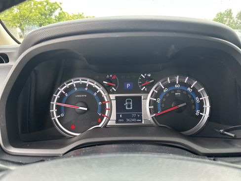 Used 2014 Toyota 4Runner SR5 RWD image 21