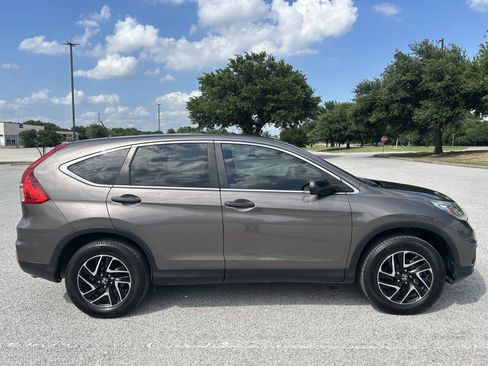 Used 2016 Honda CR-V SE image 9