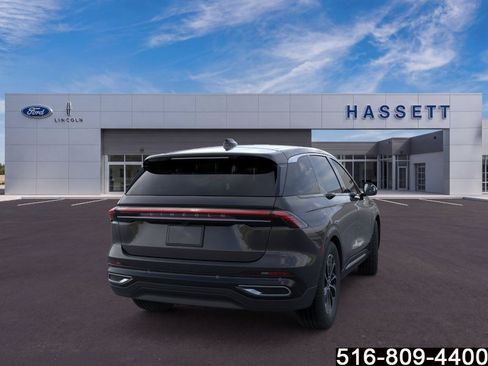 Used 2026 Lincoln Nautilus Premier AWD/4WD image 9