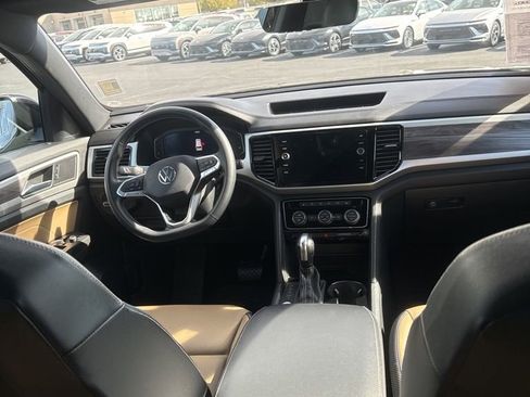 Used 2022 Volkswagen Atlas Cross Sport SE image 18