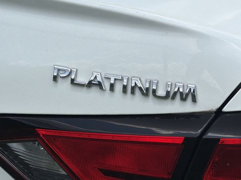 Used 2022 Nissan Altima 2.5 Platinum AWD/4WD image 6