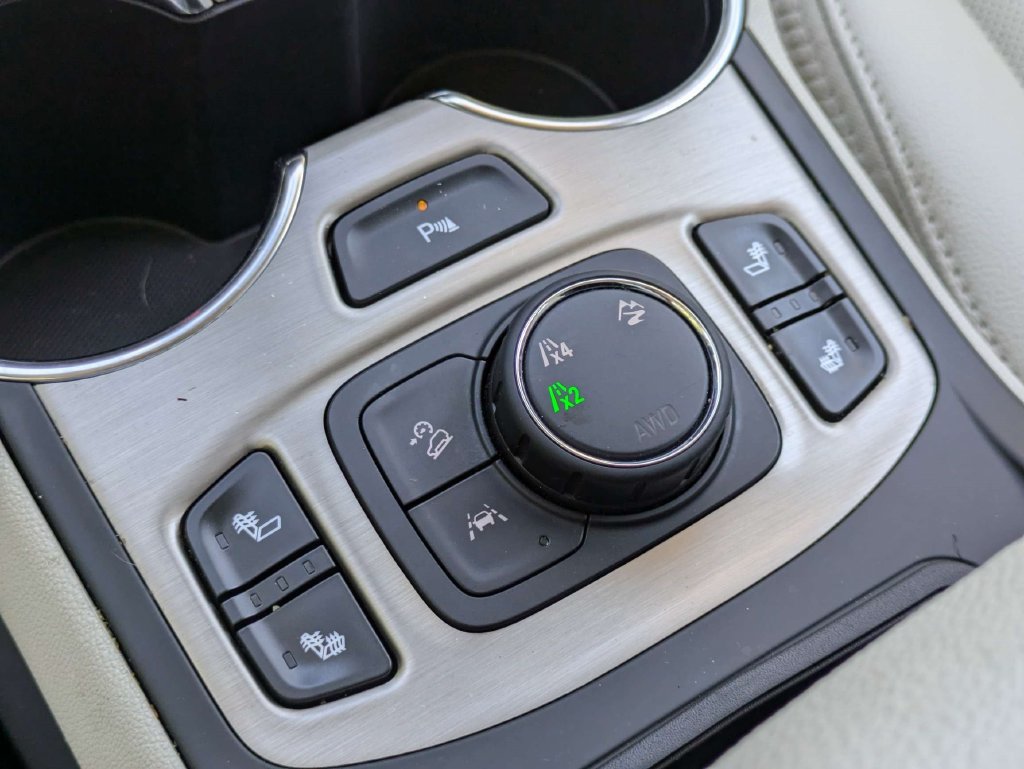 Used 2024 GMC Terrain Denali AWD/4WD image 23