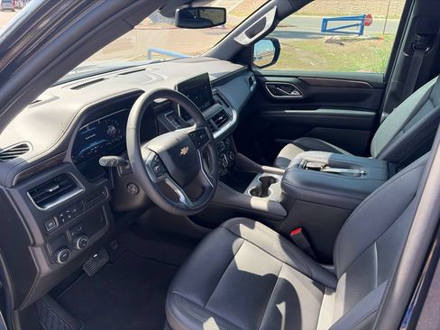 Used 2023 Chevrolet Tahoe LT w/ Luxury Package RWD image 9