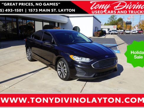 Used 2019 Ford Fusion SE image 1