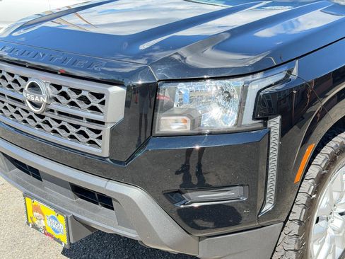 Used 2022 Nissan Frontier SV w/ Technology Package AWD/4WD image 9