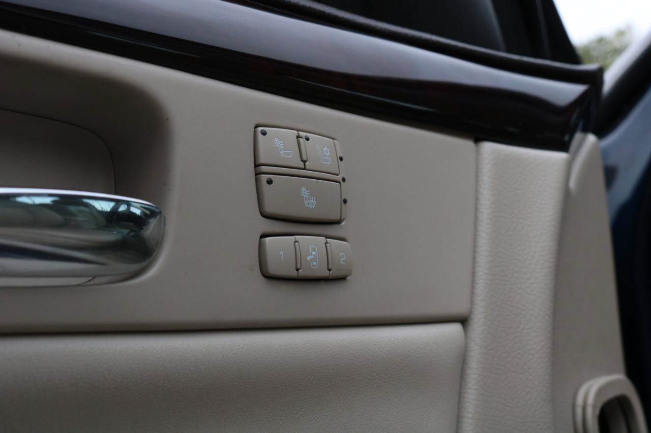 Used 2009 Cadillac DTS w/ Sun And Sound Package FWD image 18