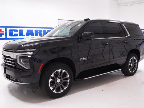 Used 2025 Chevrolet Tahoe LT w/ Comfort Package AWD/4WD image 11