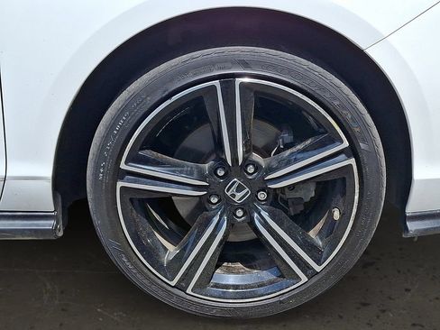 Used 2024 Honda Accord Sport image 9